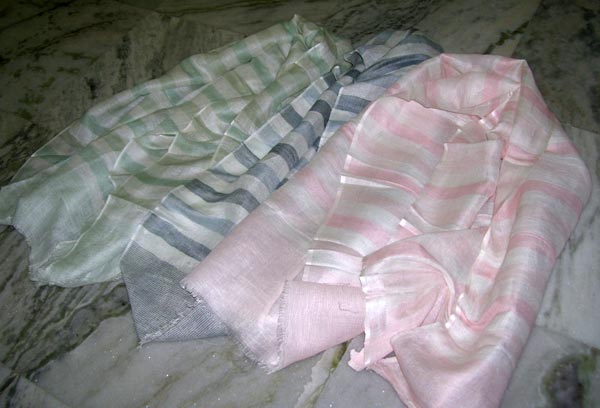 Manufacturers Exporters and Wholesale Suppliers of Designer Stole 04 Bhagalpur Bihar